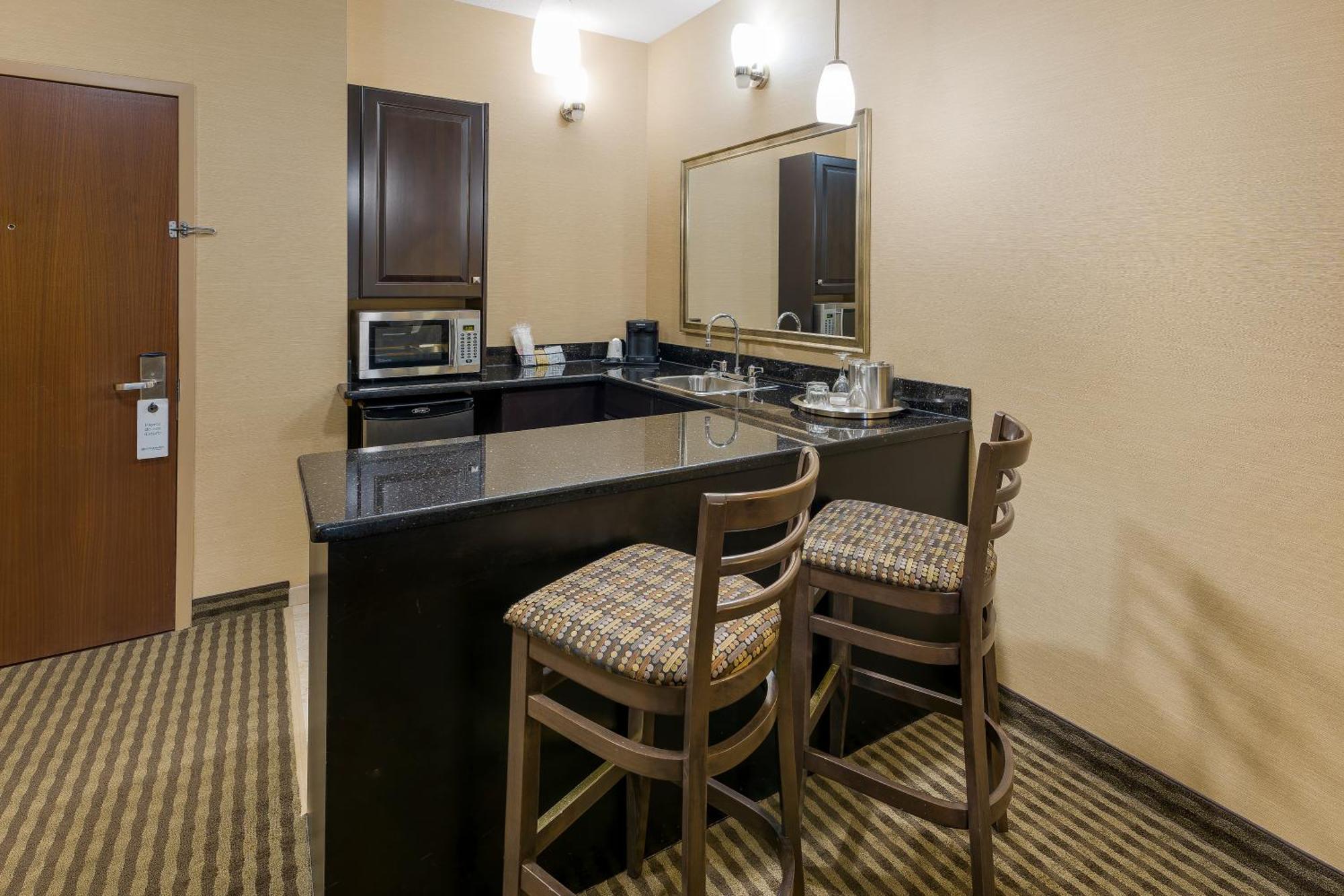 Best Western Sunrise Inn & Suites Stony Plain Dış mekan fotoğraf